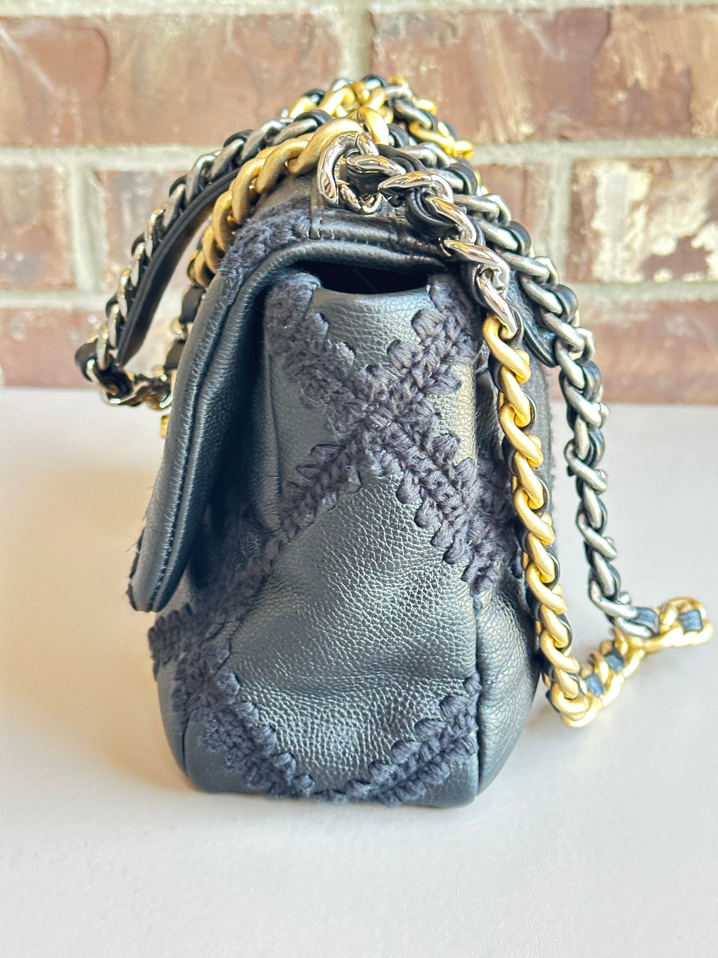 Chanel 19 Flap Bag Crochet Quilted Calfskin Medium Black 81938