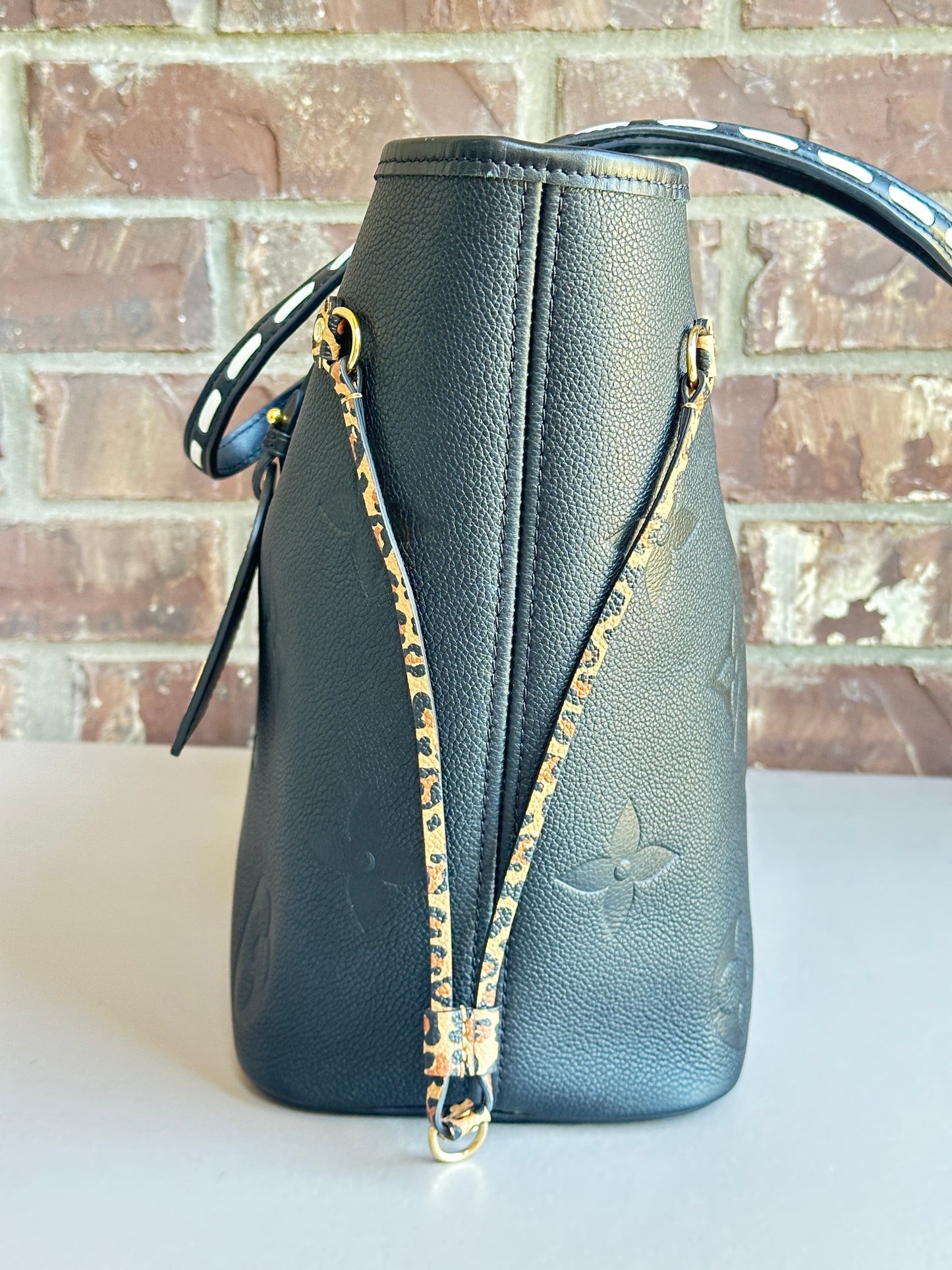 Louis Vuitton Neverfull Wild at Heart Monogram Empreinte Giant MM	 Black 43782