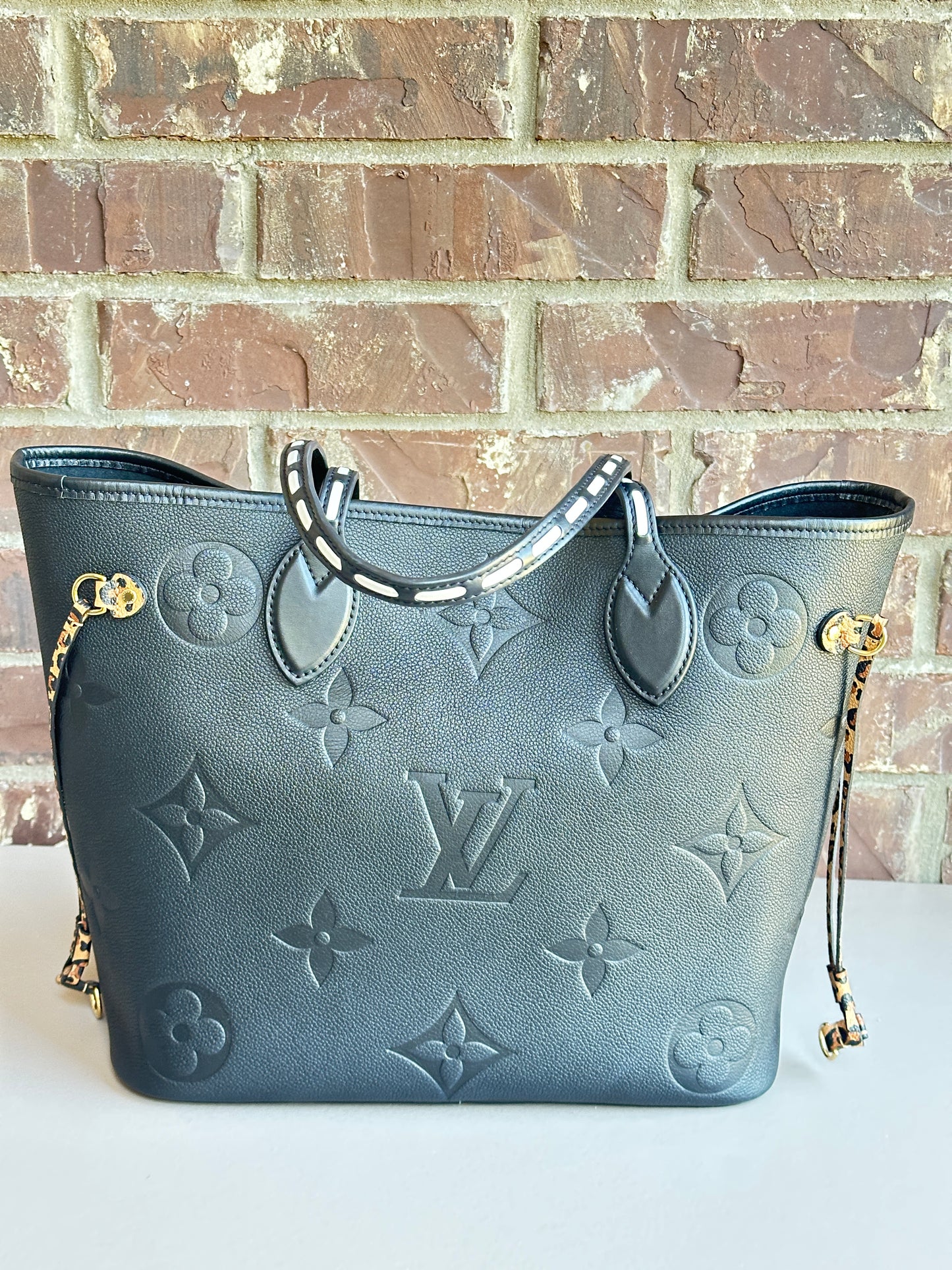 Louis Vuitton Neverfull Wild at Heart Monogram Empreinte Giant MM	 Black 43782