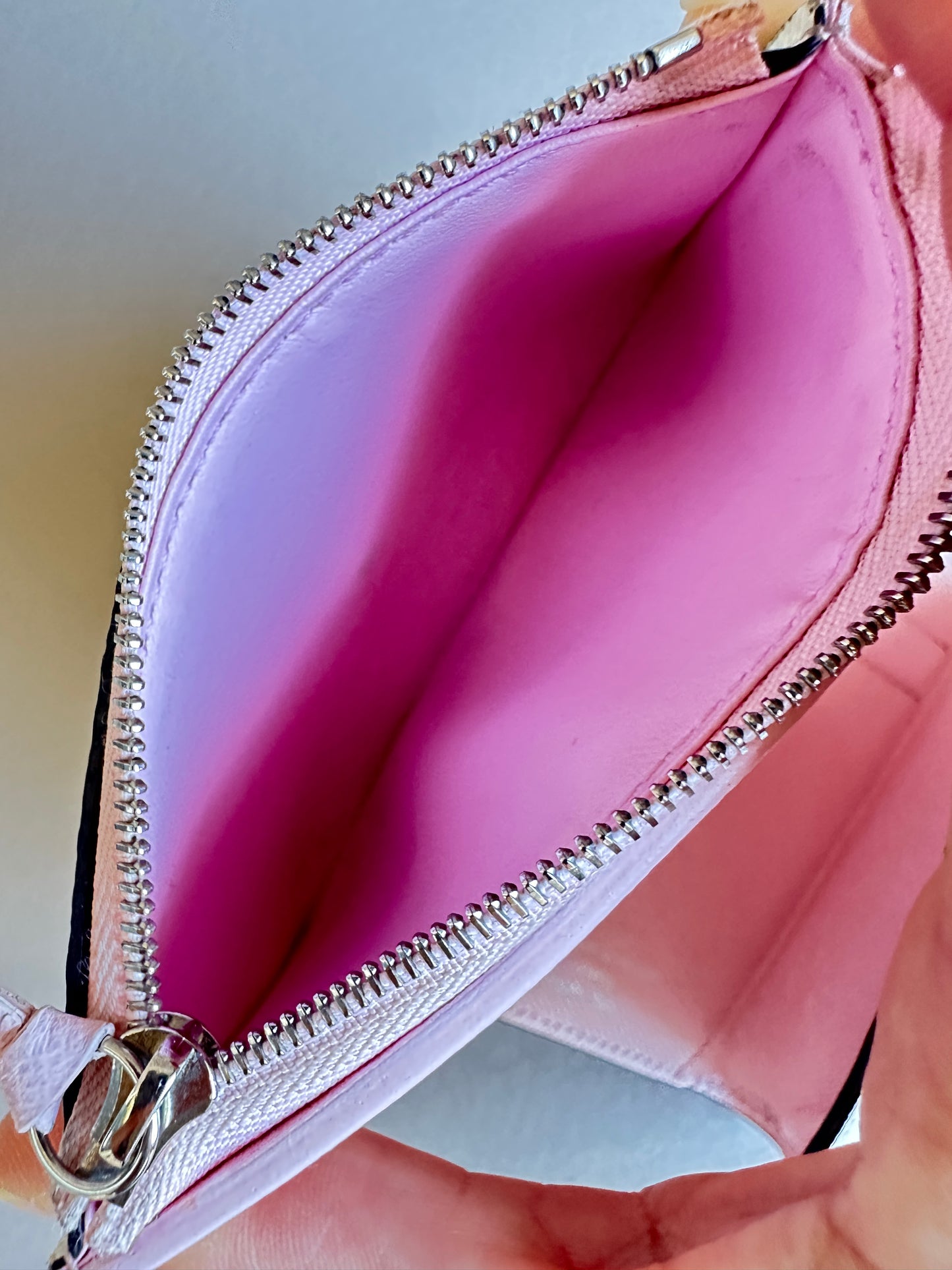 Louis Vuitton Victorine Escale Monogram Giant Limited Edition 82746