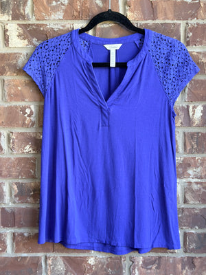Soma Women's XS Blue Lace Shoulder Short Sleeve V Neck Top Rayon Stretch