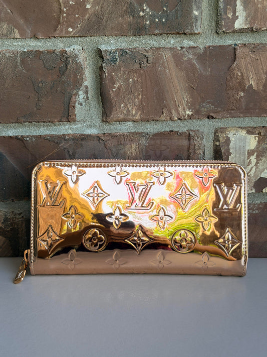 Louis Vuitton Zippy Wallet Monogram Mirror Coated Canvas Copper	87654
