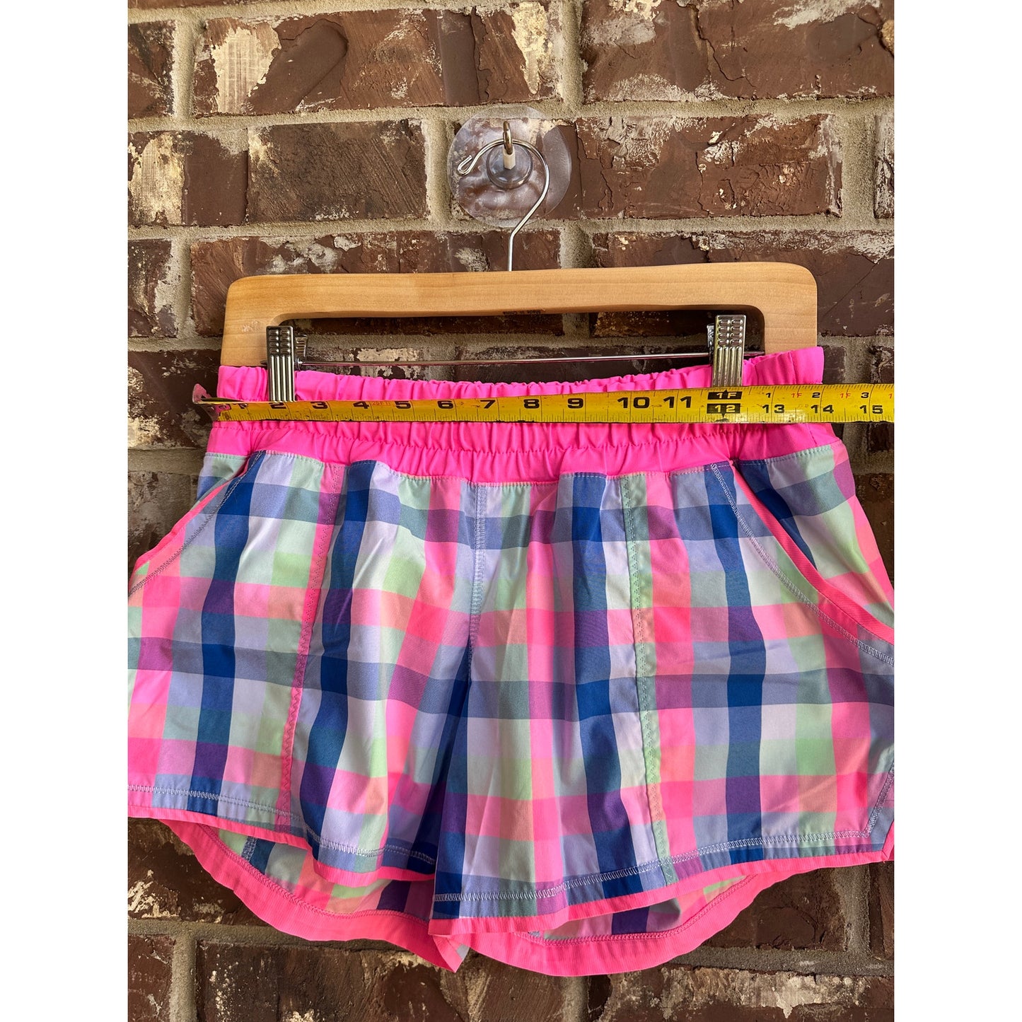 Lululemon Shake & Break Shorts Size 8