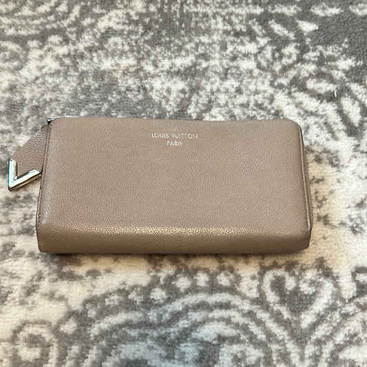 Louis Vuitton Comete Galle Zippy Wallet